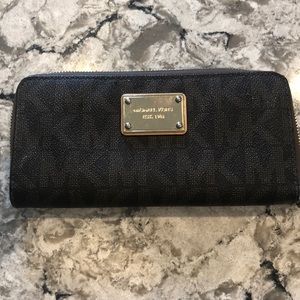 Michael Kors Full ZIP Waller